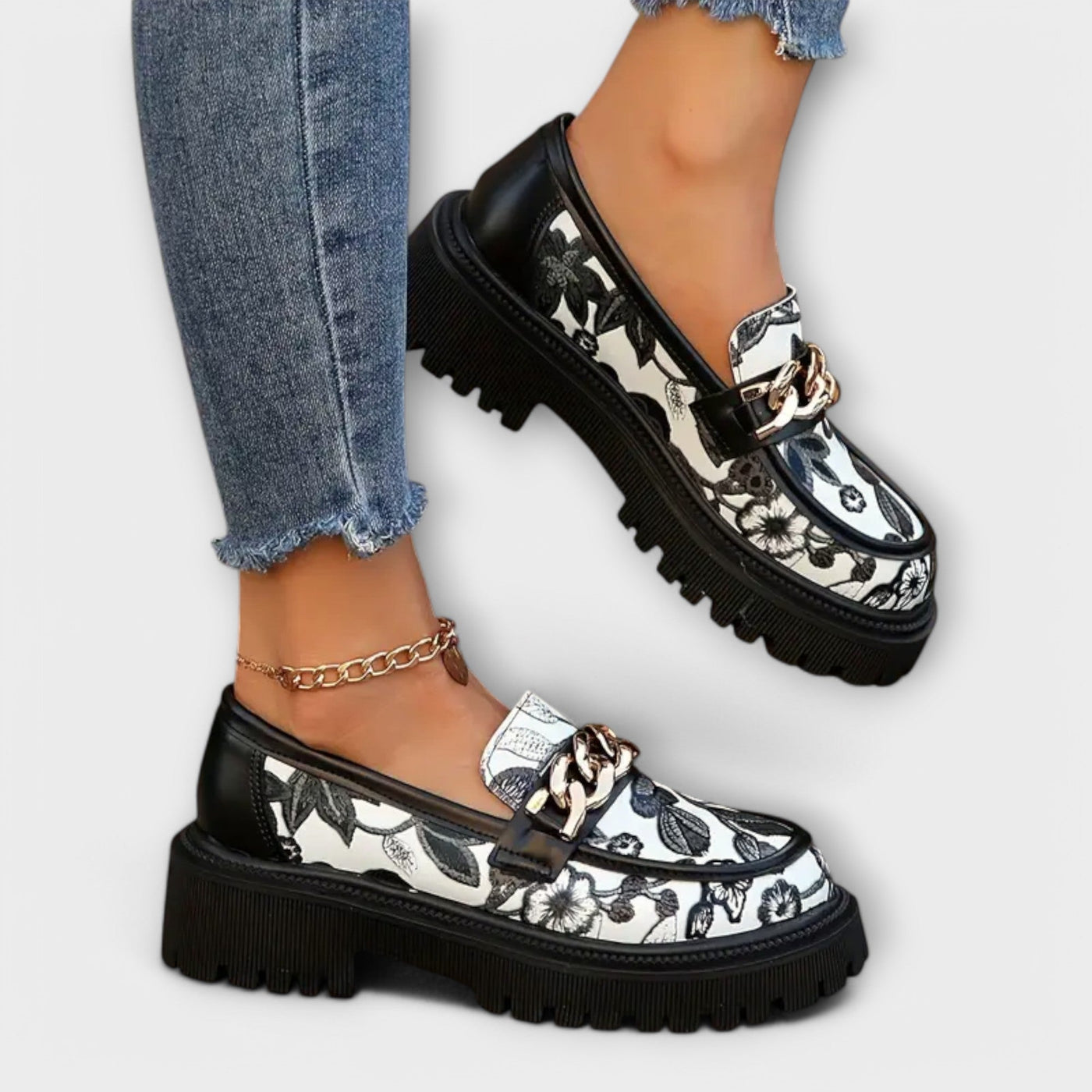 Amira™ | Retro Moccasins with Floral Pattern