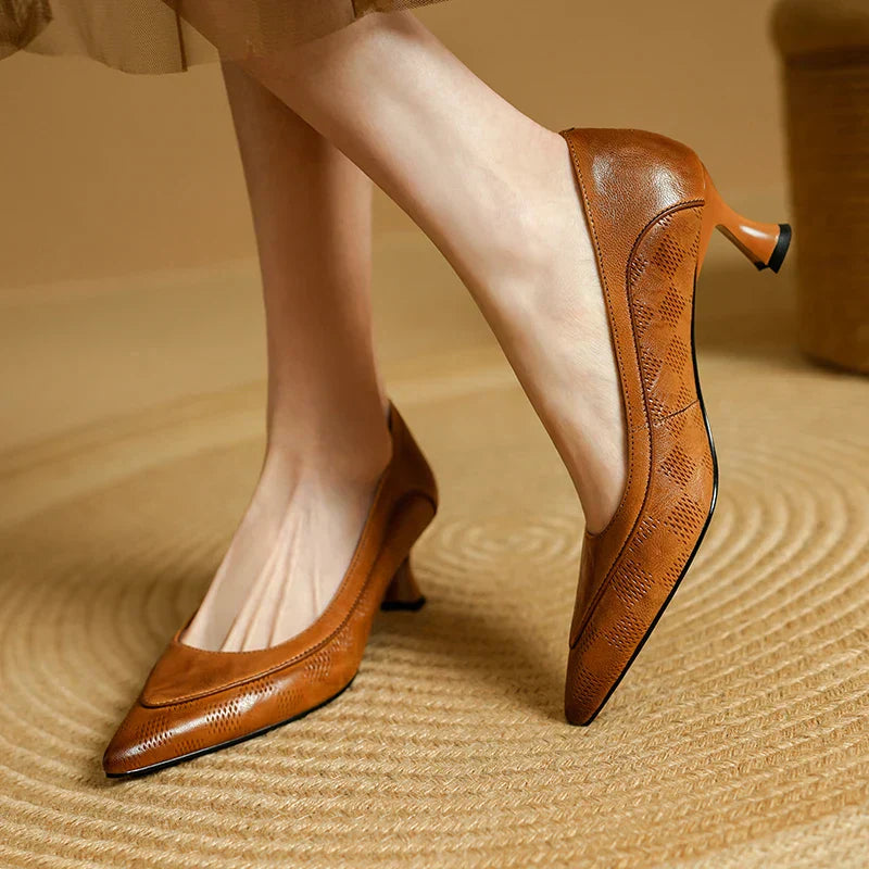 Fiona™ | Chic Pointed Pumps