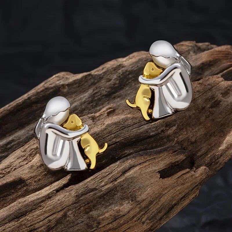 Alora™ | Hug Earrings