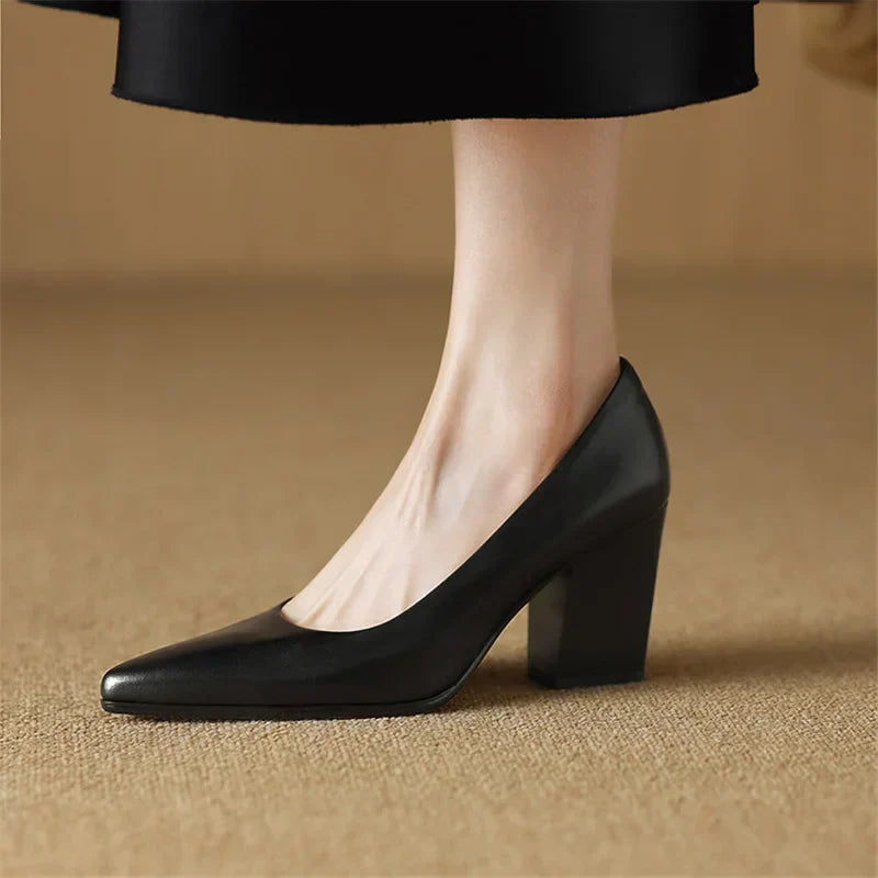 Verona™ | Chic Pointed Pumps
