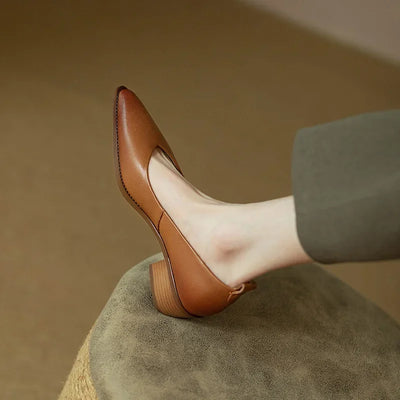 Helen™ | Timeless Pointed Pumps