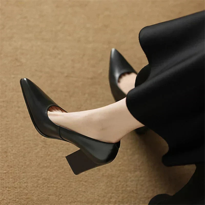 Verona™ | Chic Pointed Pumps