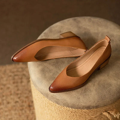Helen™ | Timeless Pointed Pumps