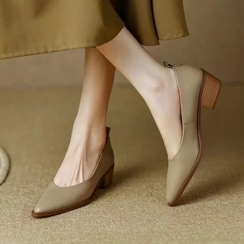 Helen™ | Timeless Pointed Pumps